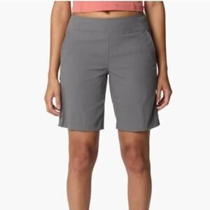 Mountain Hardwear Womens Dynama Bermuda Shorts Size M Gorpcore Outdoor Style